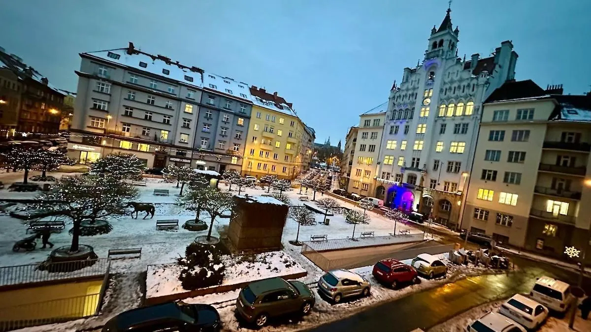 Sunny Apartment With Balcony Near Prague Castle With Prague Castle View