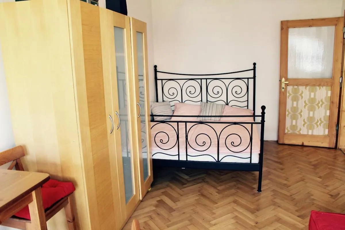 Sunny Apartment With Balcony Near Prague Castle With Prague Castle View Repubblica Ceca